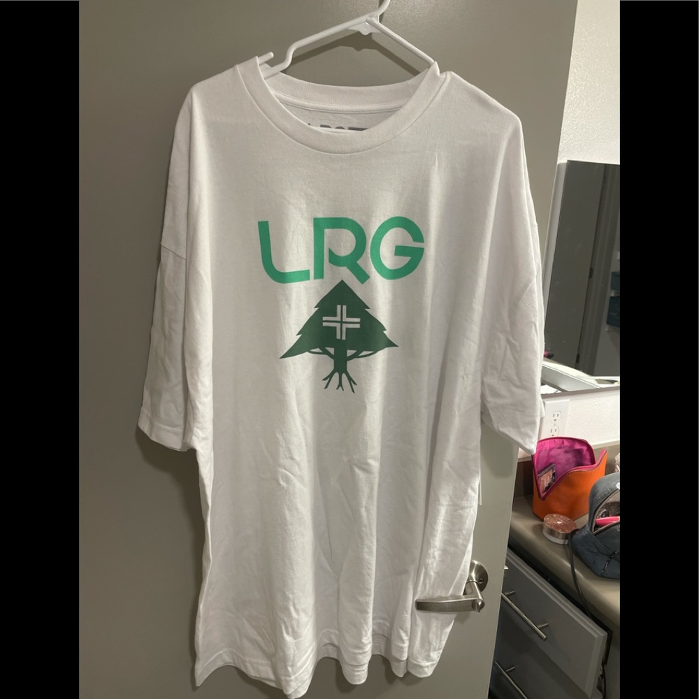 LRG men’s T shirt